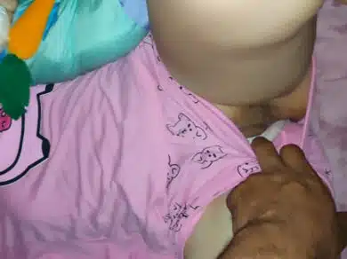 imagen Su sobrina se hacía la remolona