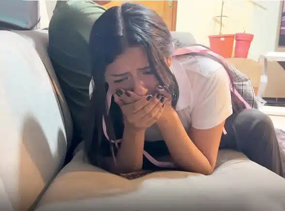 su profesor quería su culo