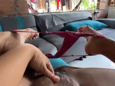 imagen Orgasmo sin quitarse el tanga